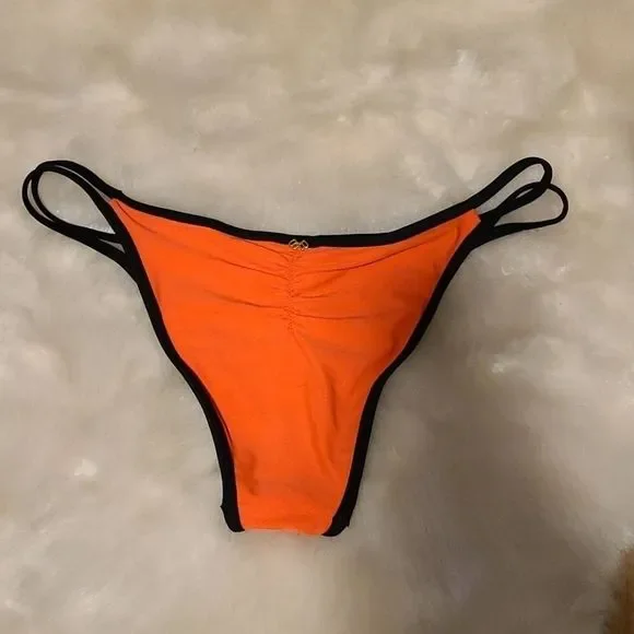 PILYQ BARCELONA BIKINI BOTTOM - Picture 4 of 4